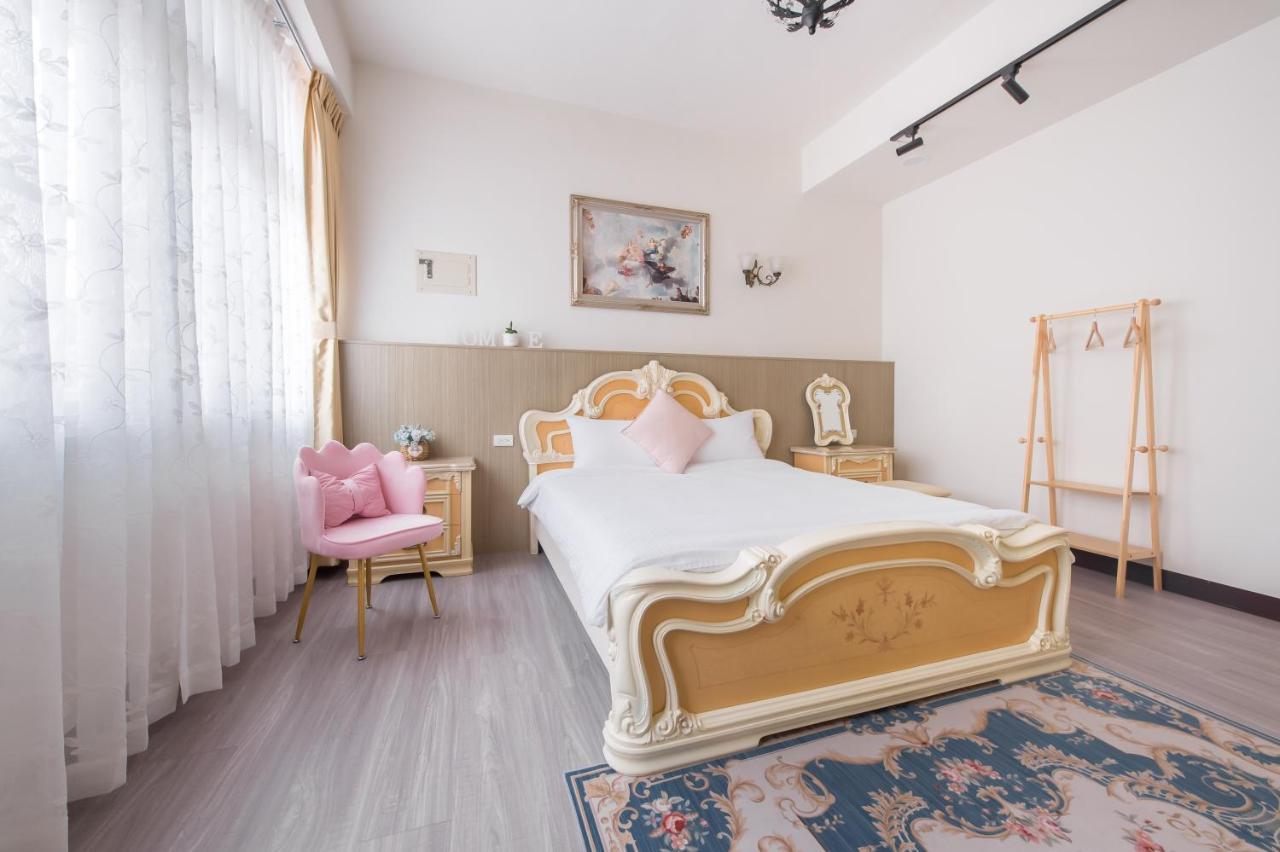 Purple Flower House Тайнан Екстериор снимка